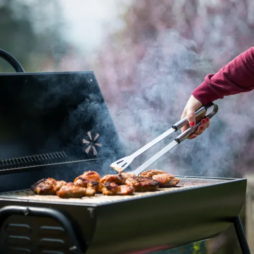 IVD-Service zum Start der Grillsaison: Was auf Balkon, Terrasse und im Garten erlaubt ist